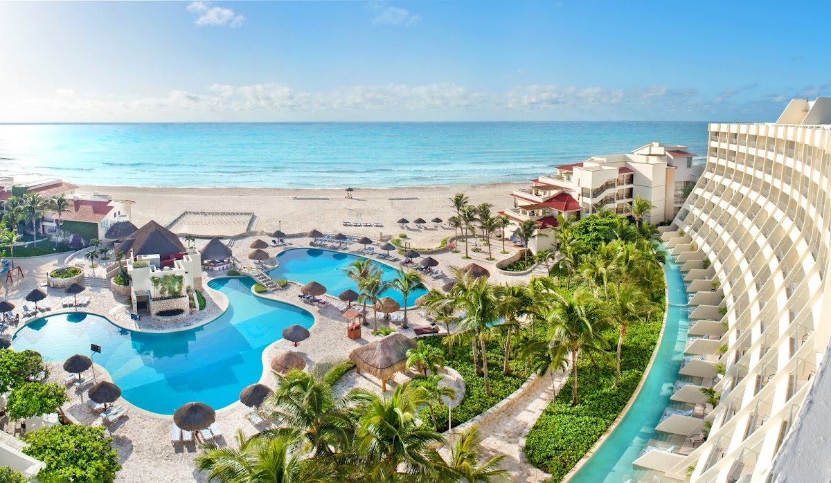 Grand Park Royal Cancún photo 2