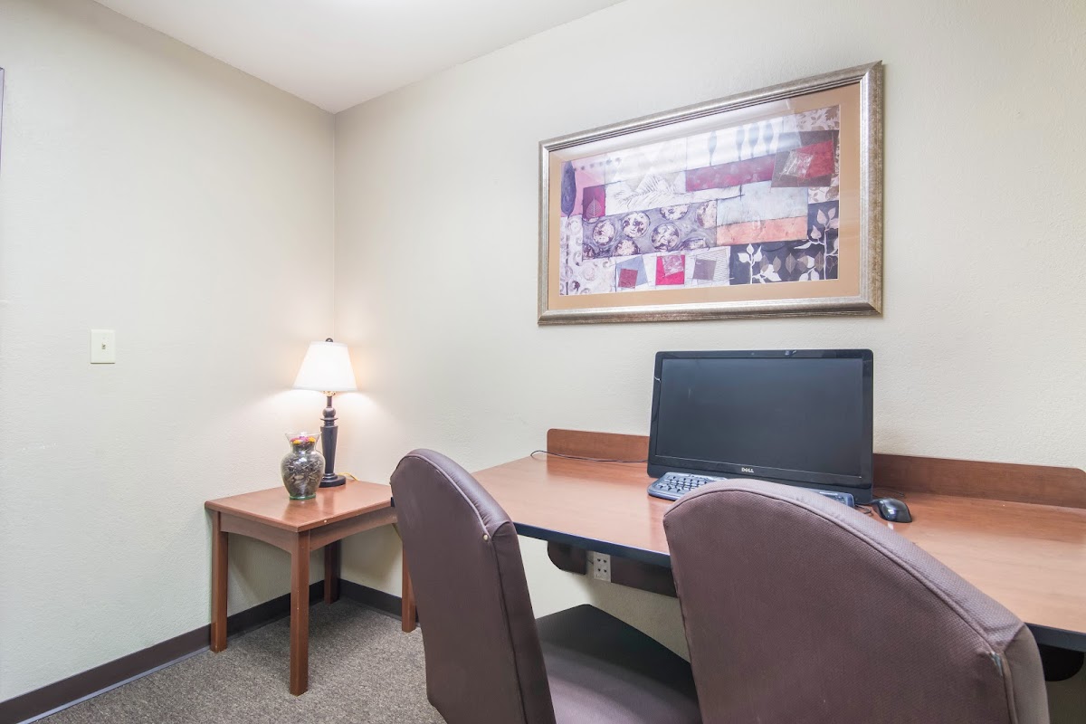 HomeTowne Studios & Suites Bentonville photo 3