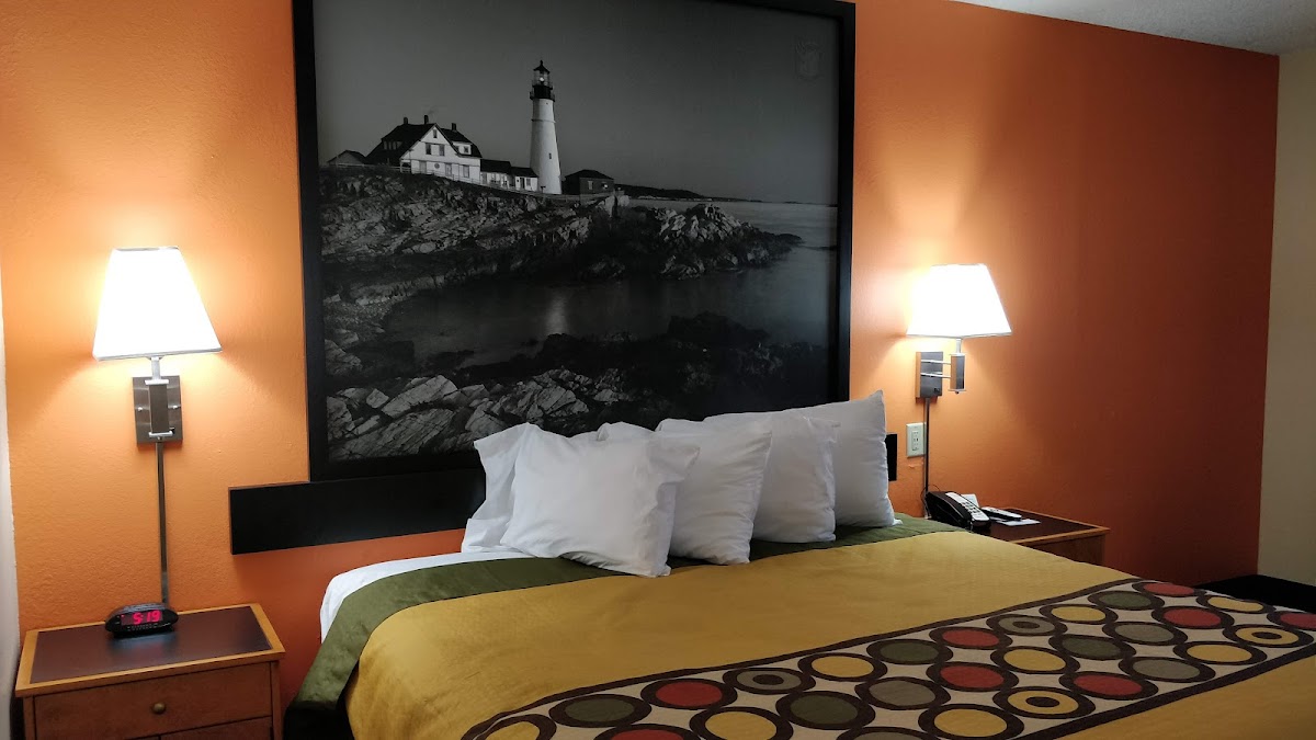 Super 8 by Wyndham Sanford Kennebunkport Area photo 2