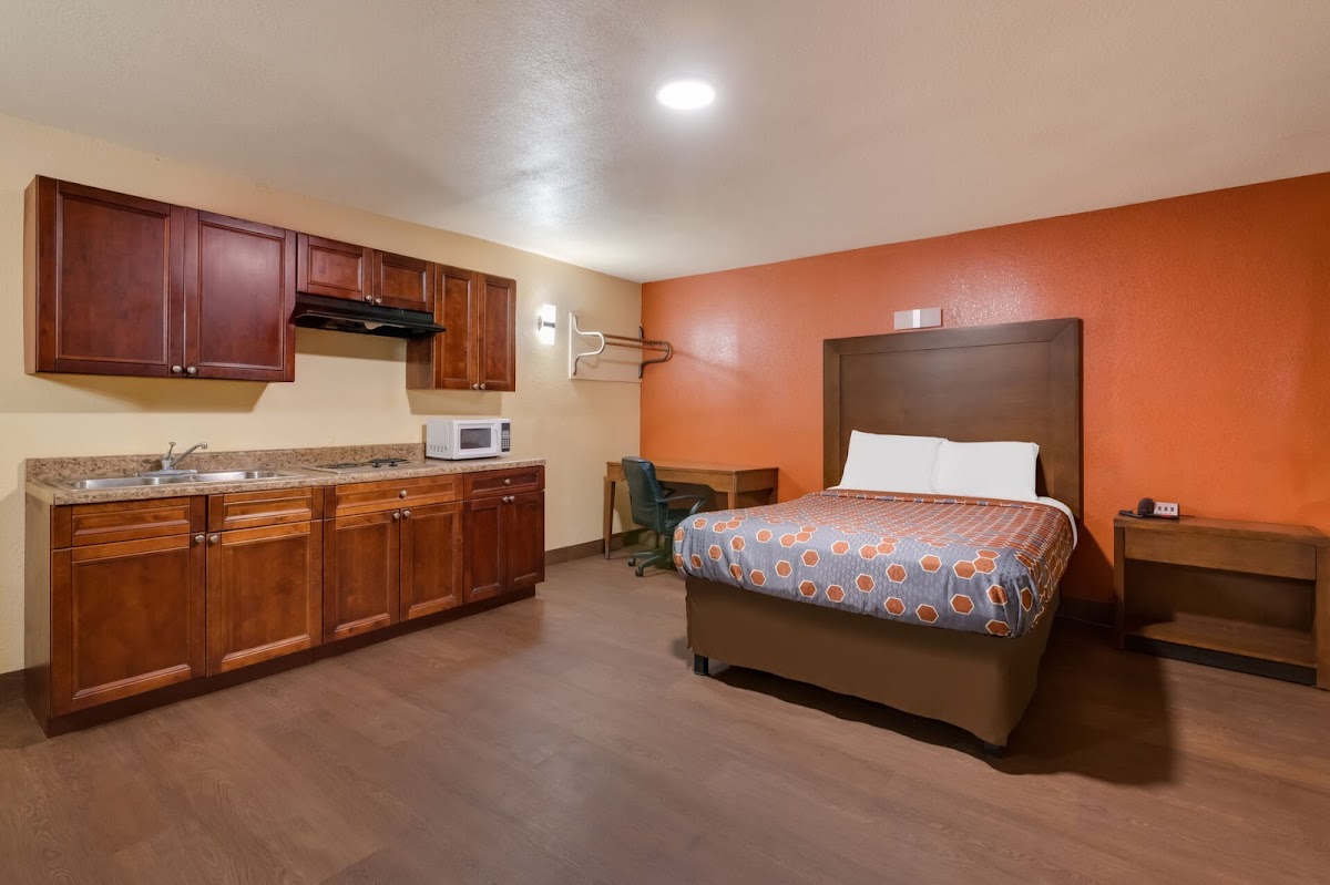Rodeway Inn & Suites New Orleans East photo 2