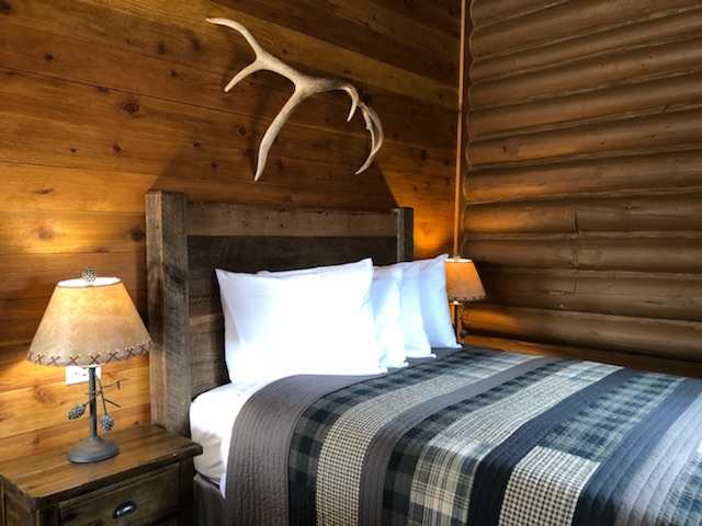 Elkhorn Cabins and Inn photo 3