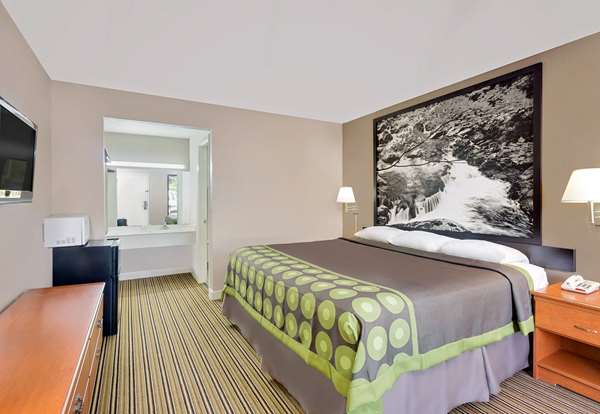 Super 8 by Wyndham Athens photo 2