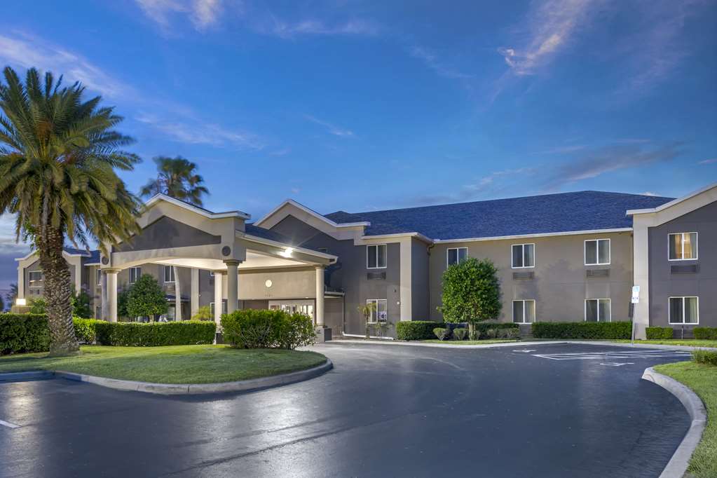 Best Western Edgewater Inn