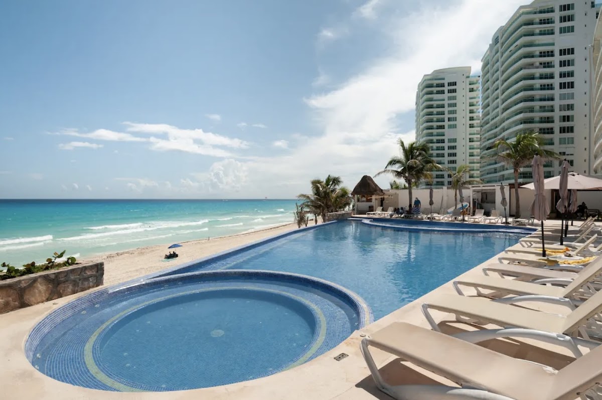 Ocean Vibes Cancún