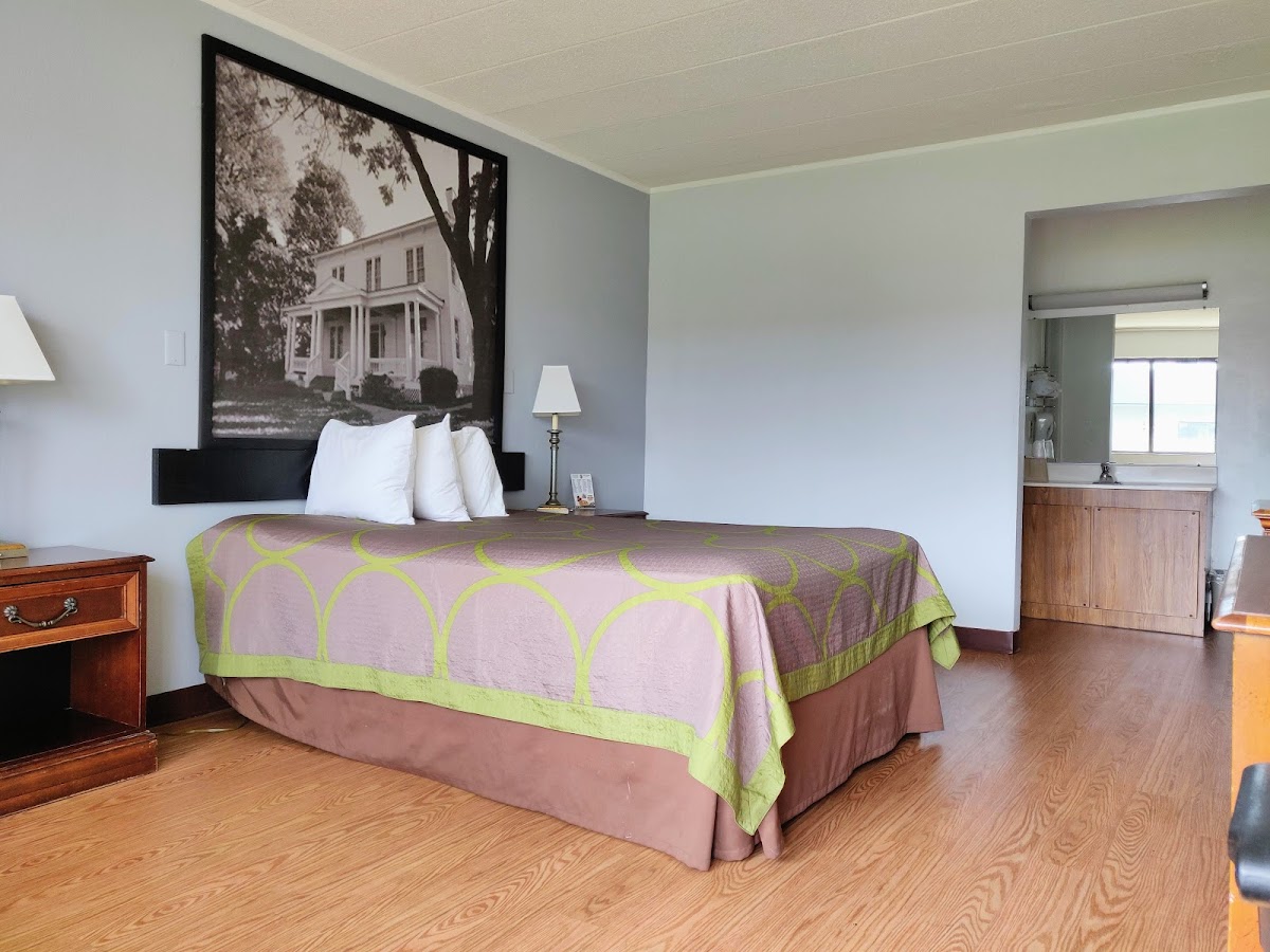 Sprucewood Inn photo 2