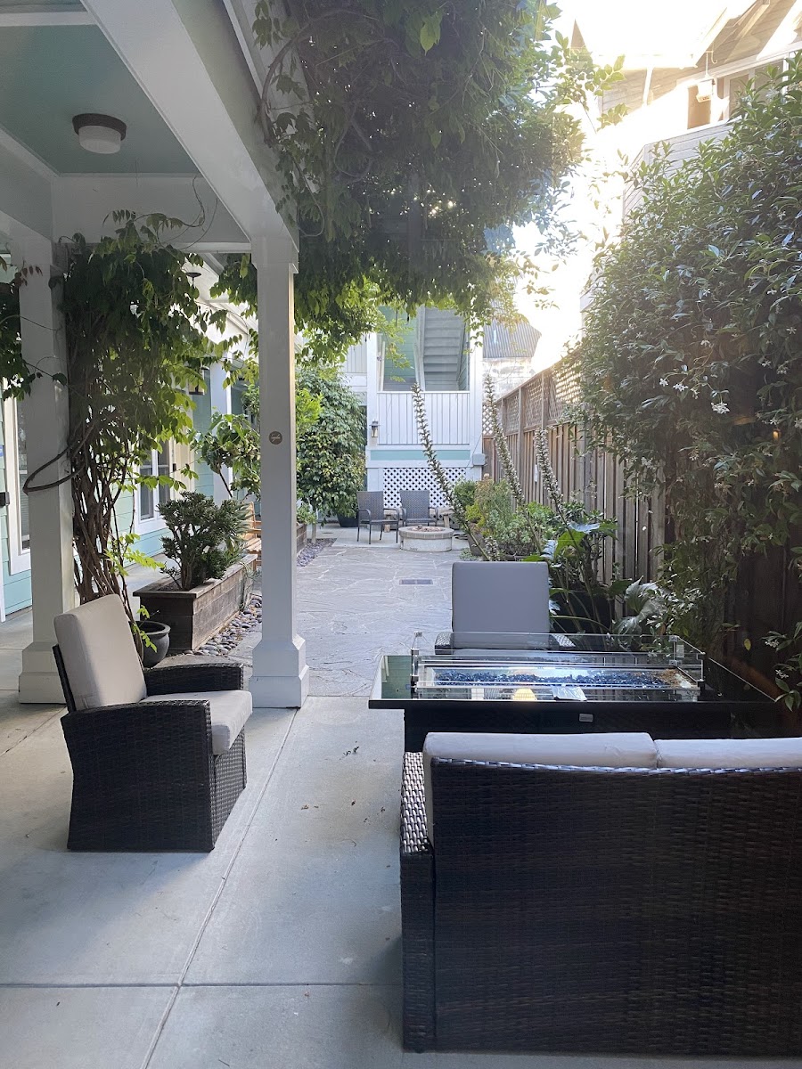 Pacific Blue Inn photo 2