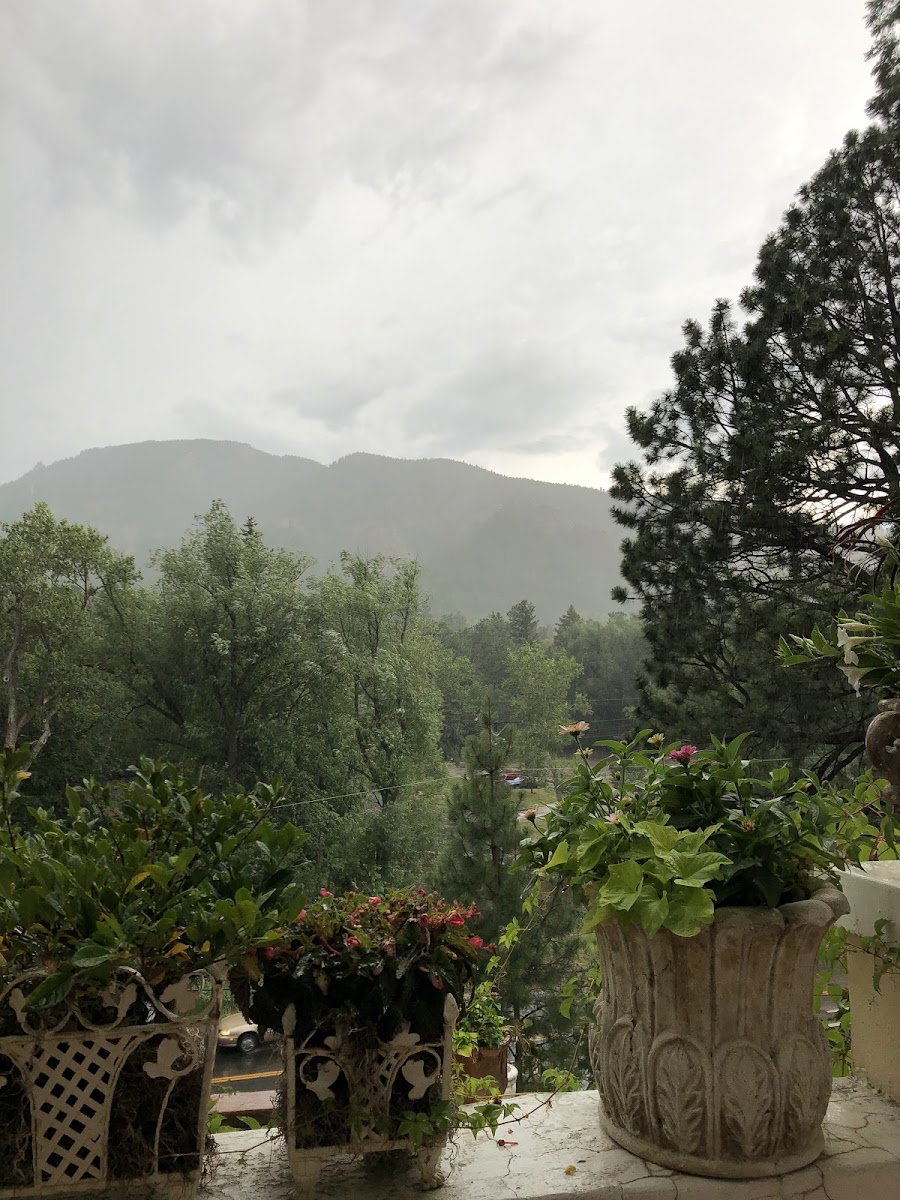 The Cheyenne Cañon Inn photo 2