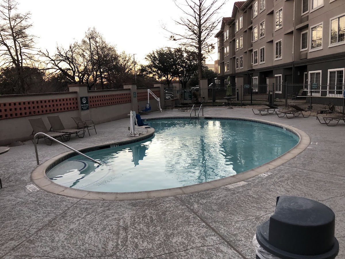 La Quinta Inn & Suites by Wyndham Fort Worth North photo 3