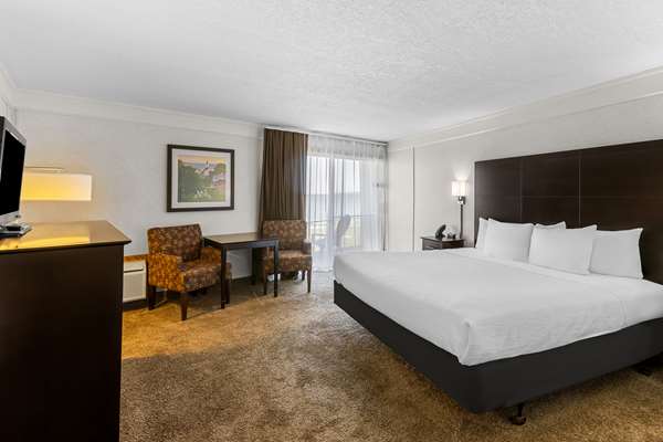 Quality Inn Lakefront photo 2