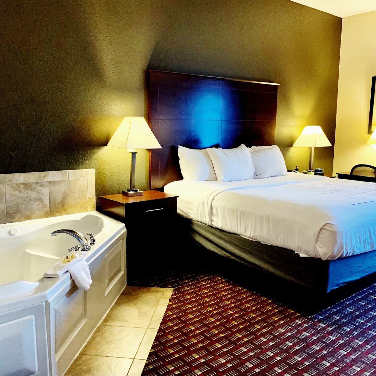 La Quinta Inn & Suites by Wyndham Macon West photo 2