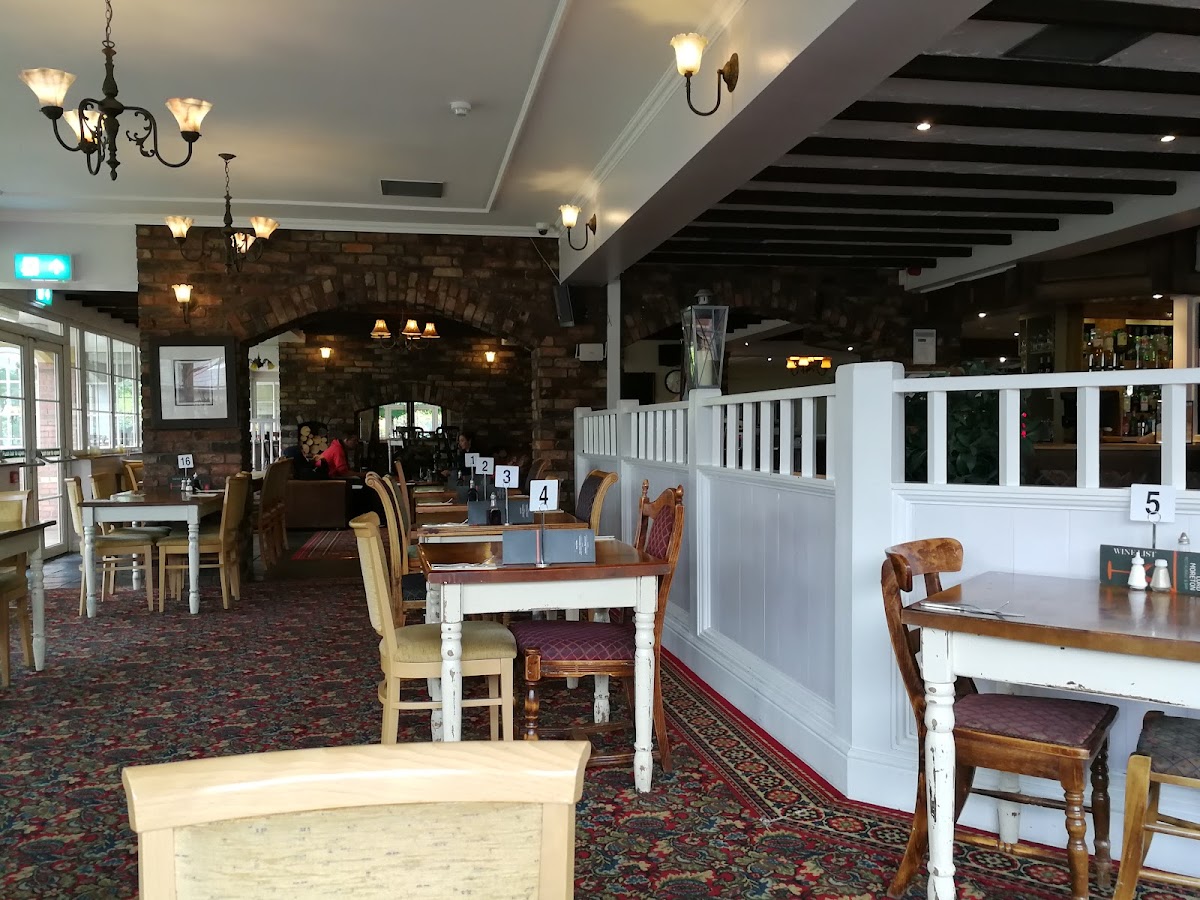 Moreton Park Hotel