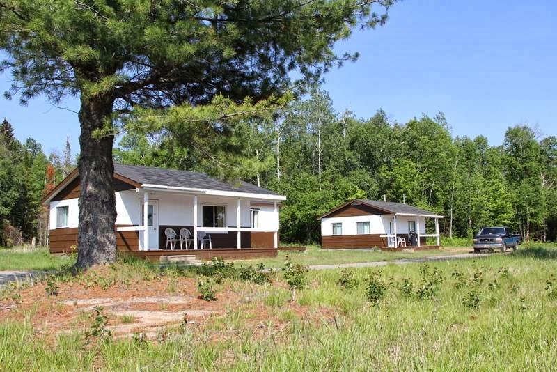 Sawpit Bay Motel & Cabins