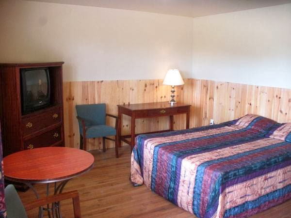 Sawpit Bay Motel & Cabins photo 2