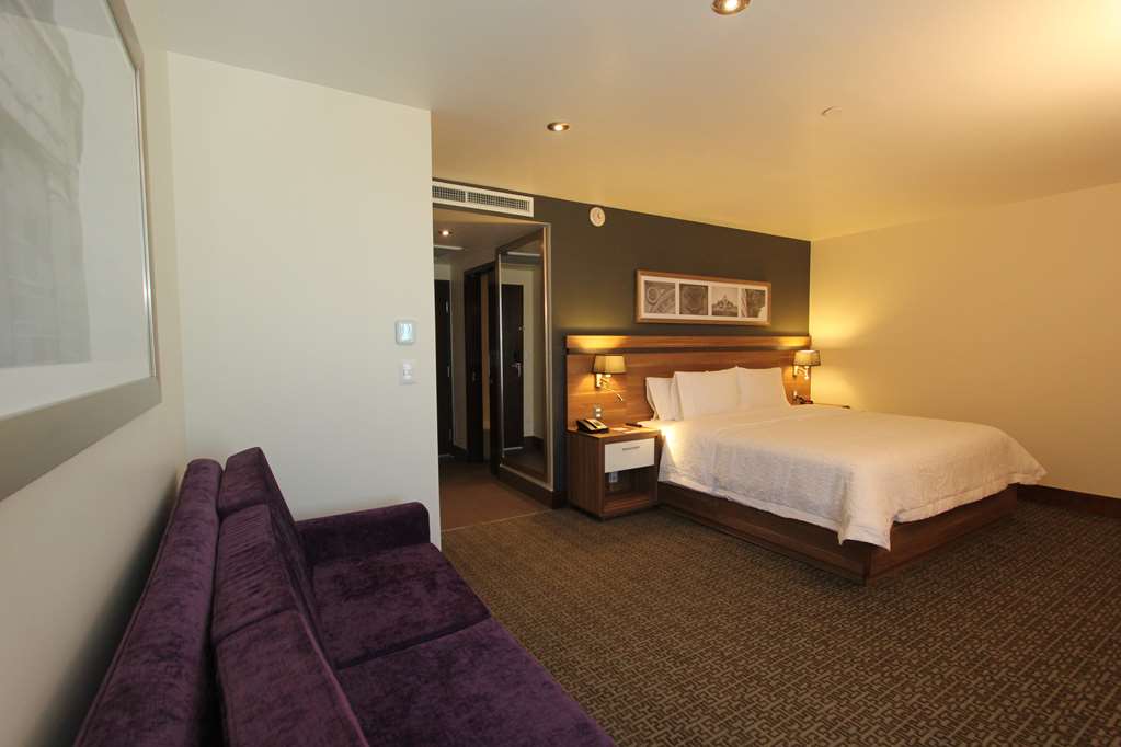 Hampton Inn by Hilton Leon Guanajuato photo 3
