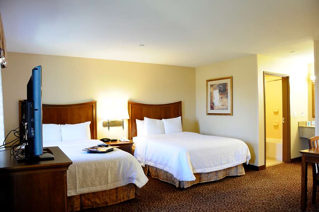 Hampton Inn & Suites Red Bluff photo 2