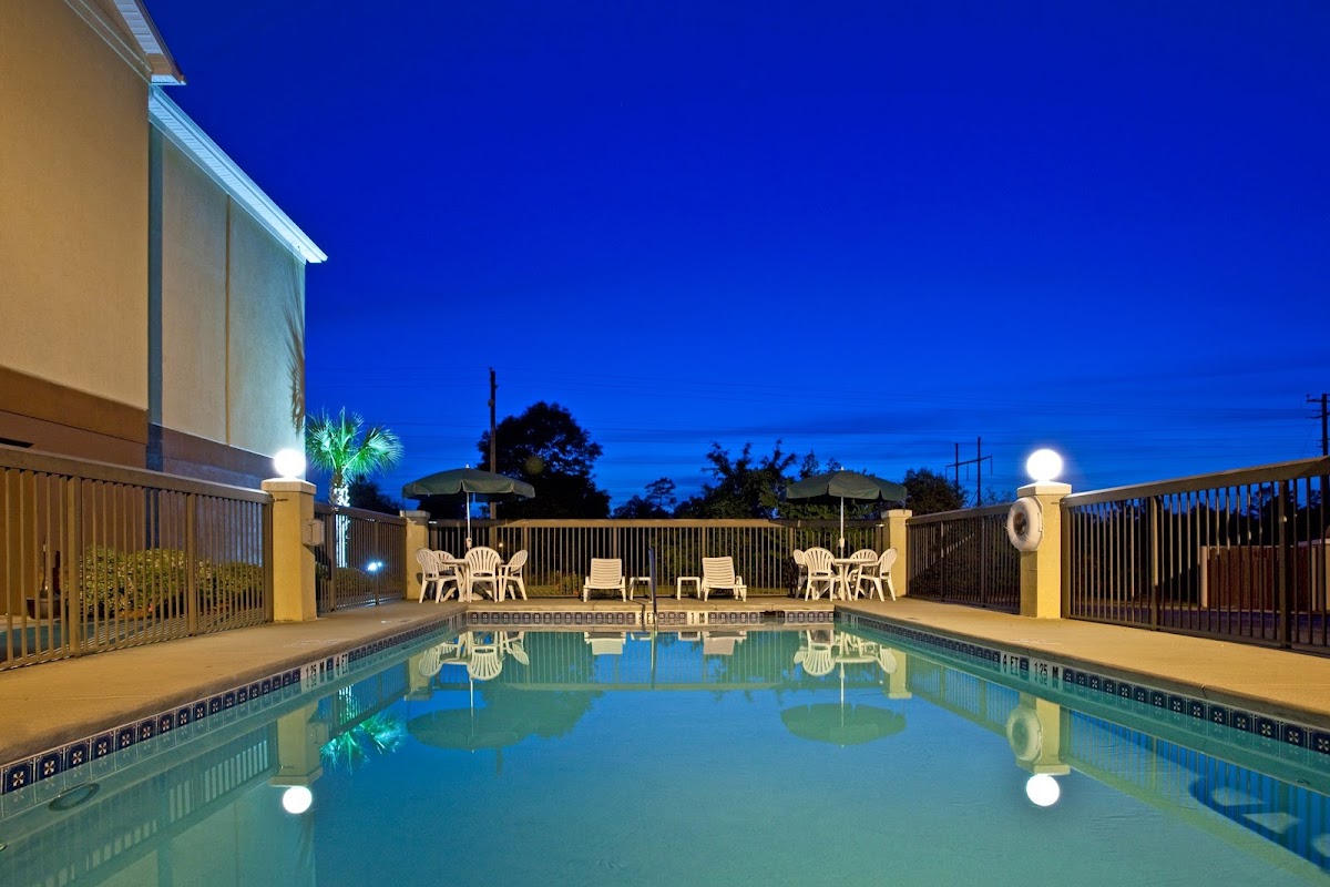 Holiday Inn Express & Suites Milton East I-10 by IHG photo 3