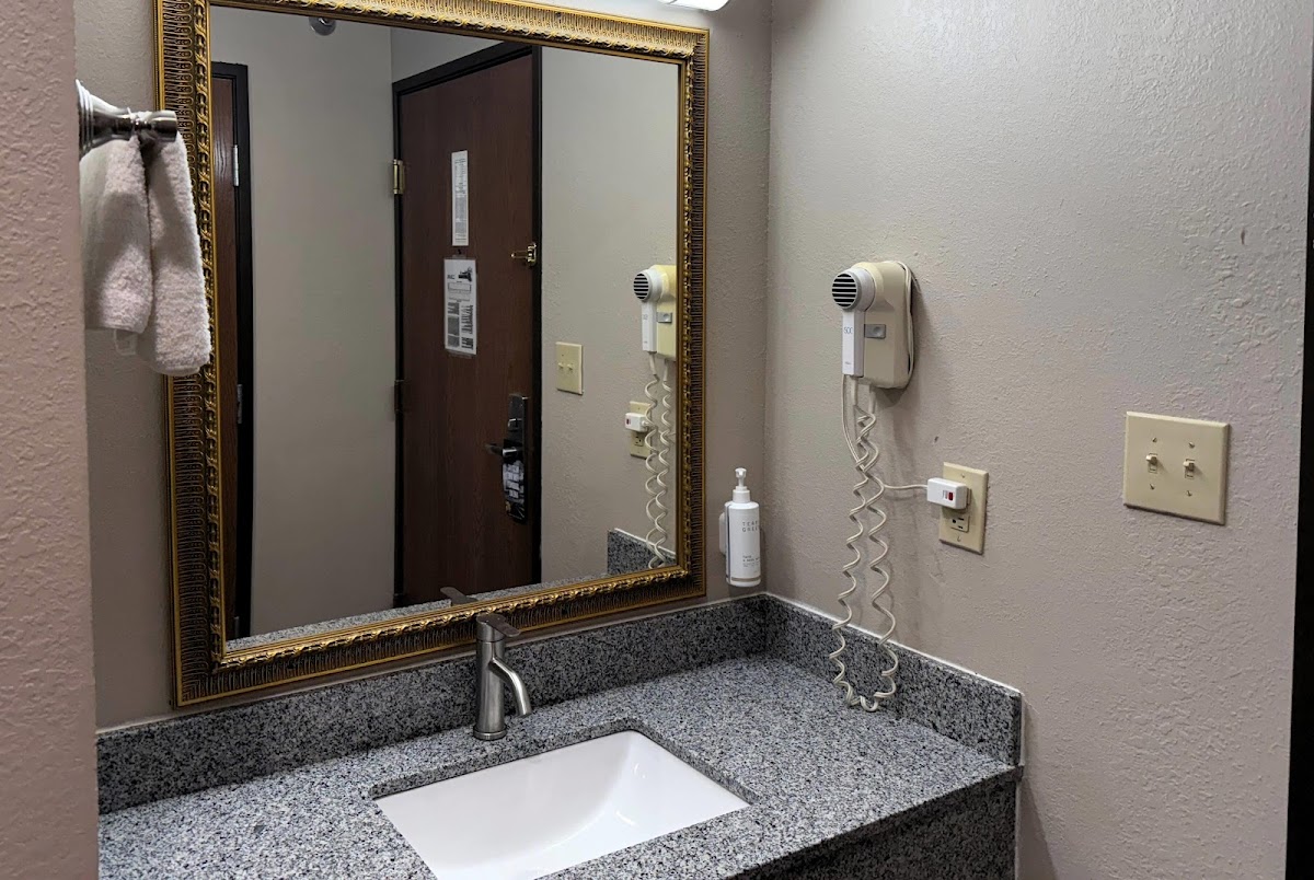Super 8 by Wyndham Frankfort IN photo 3