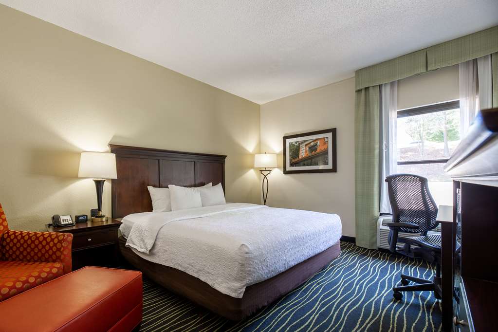 Hampton Inn Columbia I-26/Harbison Blvd. photo 2