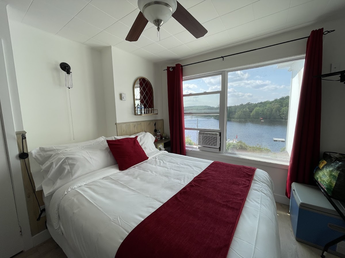 Auberge Lac Du Pin Rouge photo 2