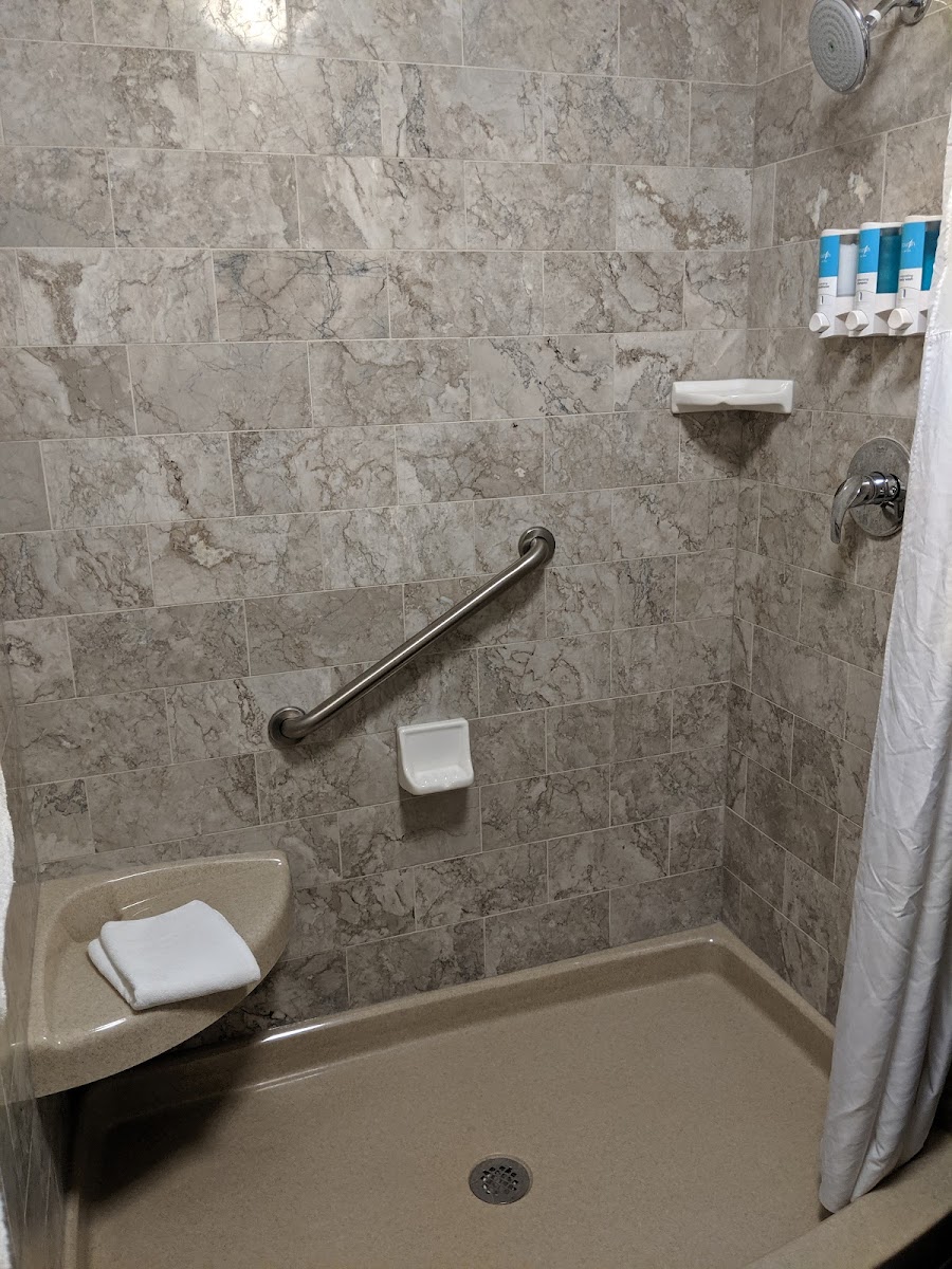 Drury Inn & Suites St. Louis Brentwood photo 3
