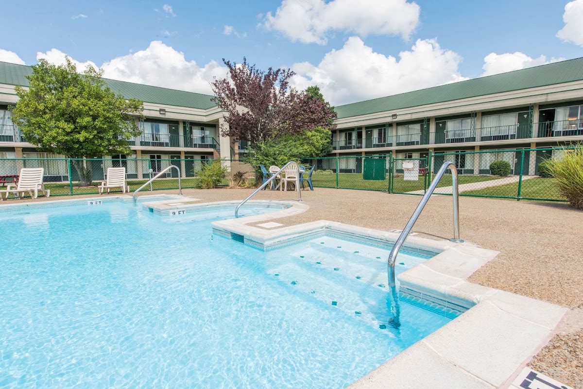Days Inn by Wyndham Elizabethtown photo 3