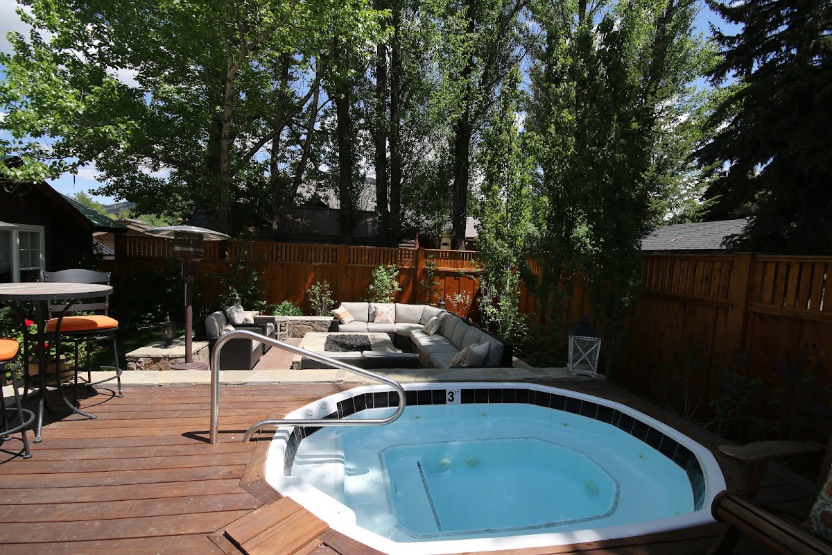 Huff House Inn and Cabins photo 3