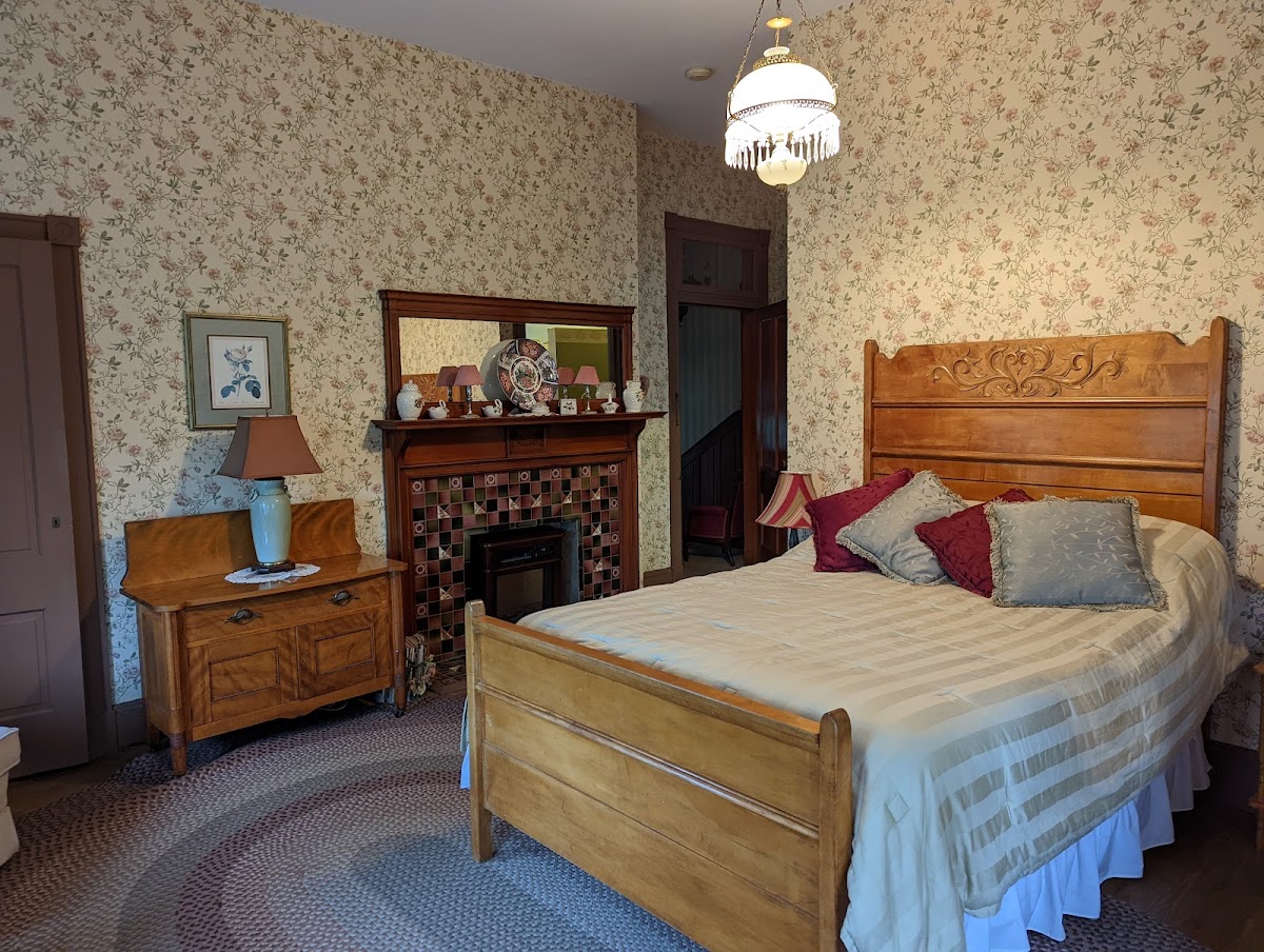 Deer Park Inn & Restaurant