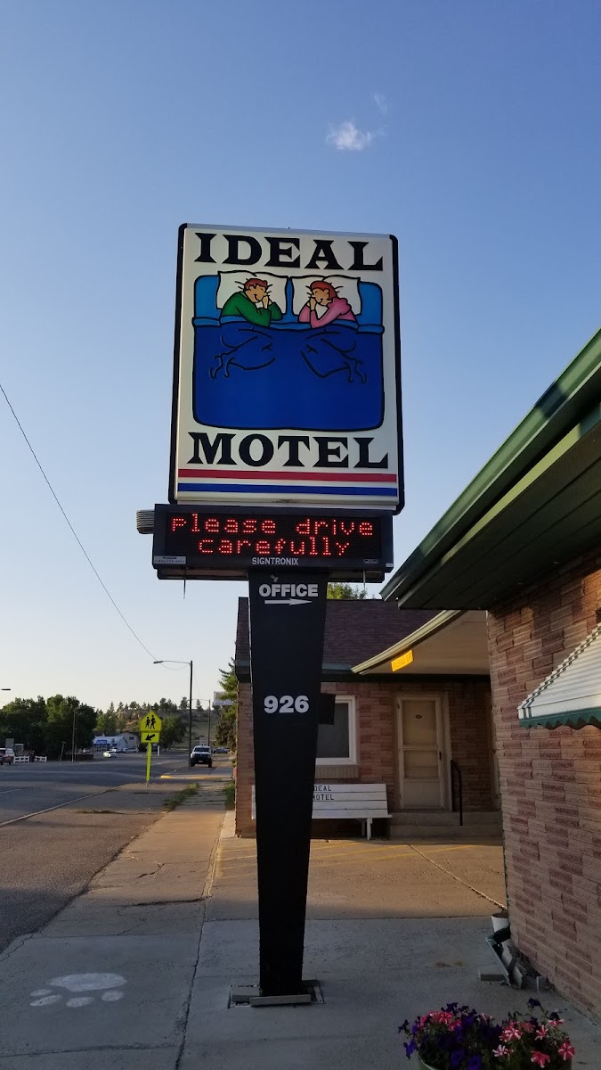Ideal Motel & RV Park photo 2