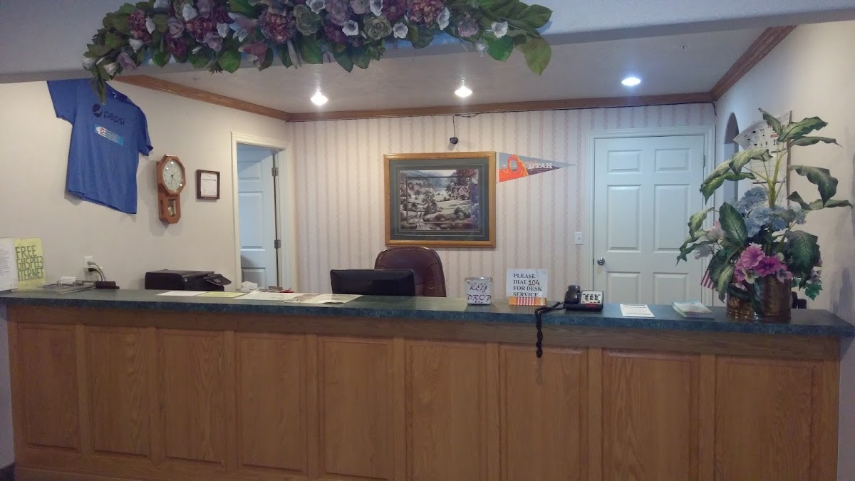 Economy Inn & Suites photo 3