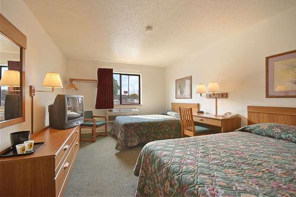 Super 8 by Wyndham Hammond/North photo 2