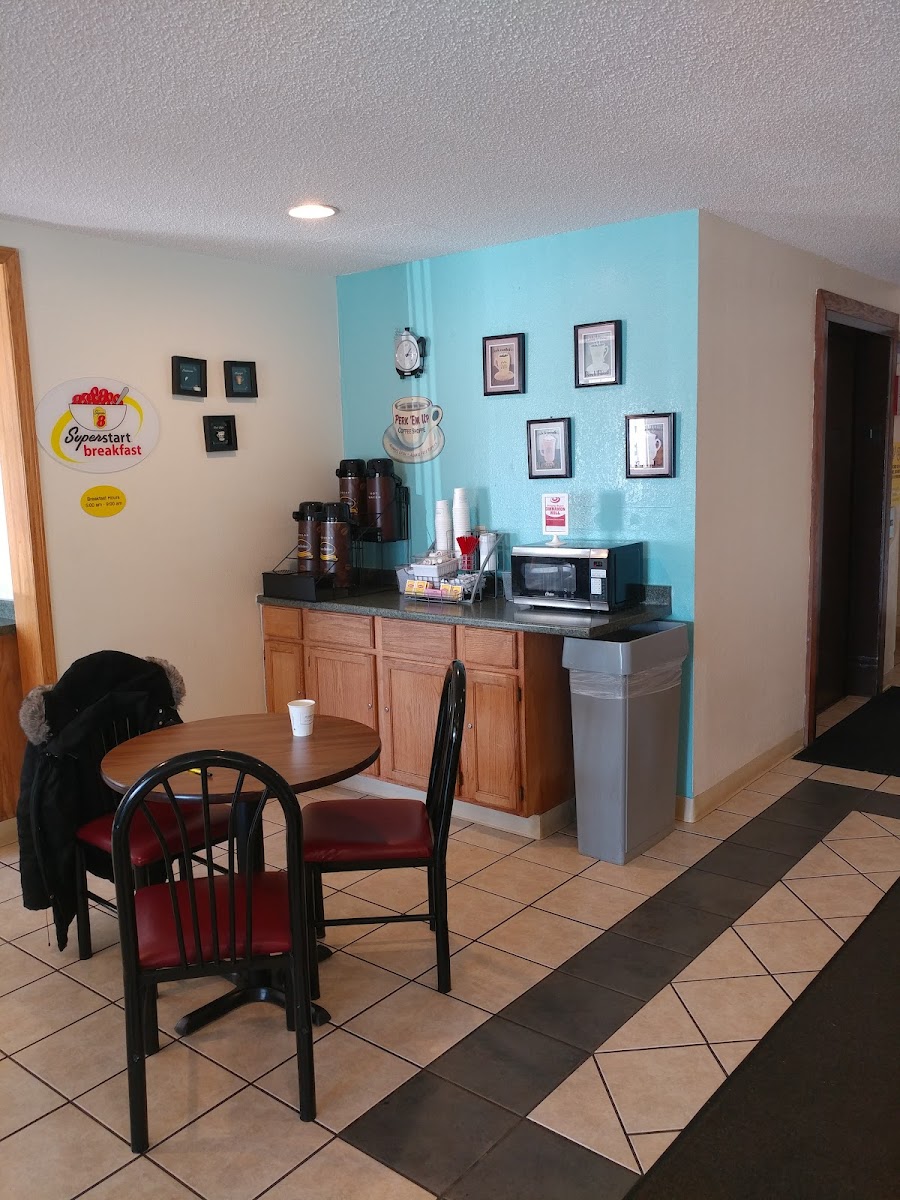 Super 8 by Wyndham Hammond/North photo 3