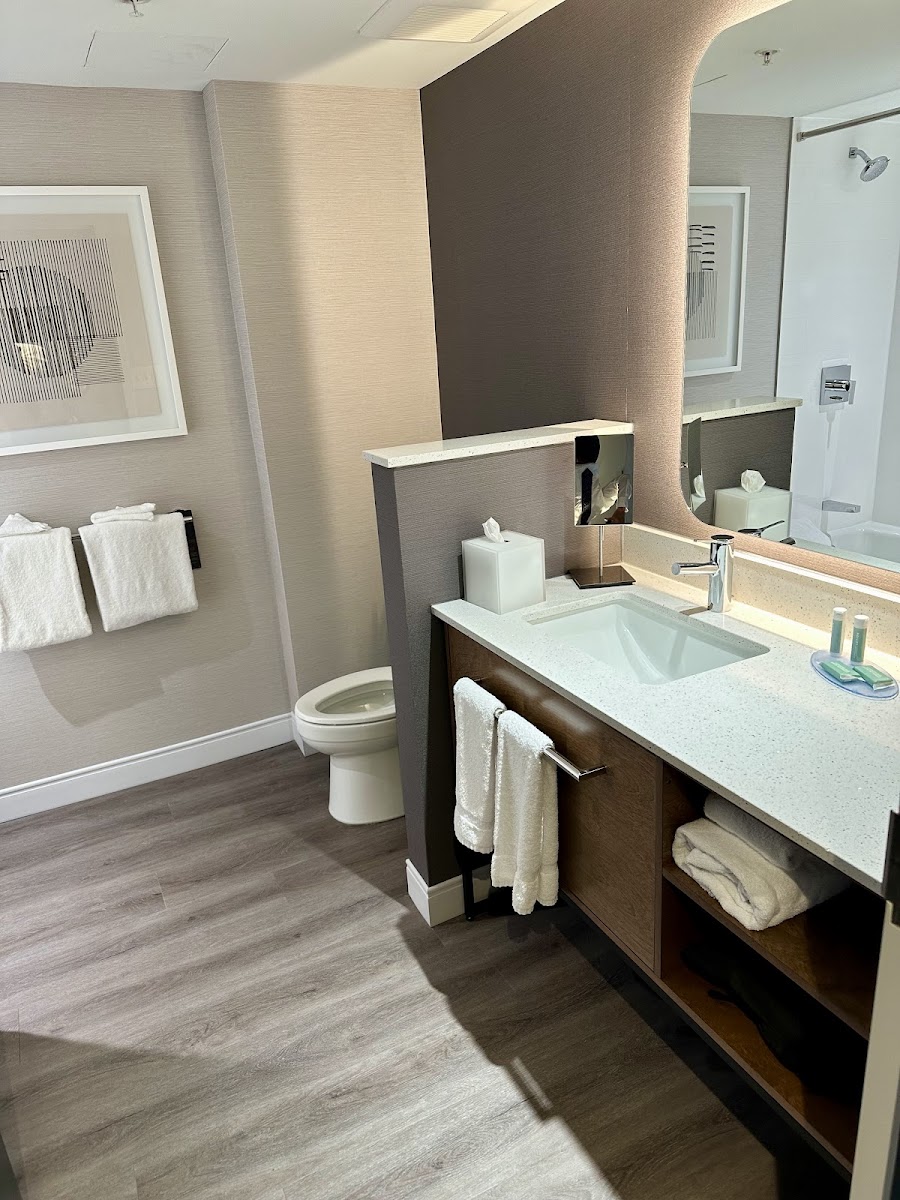 Courtyard by Marriott Montreal Airport photo 2
