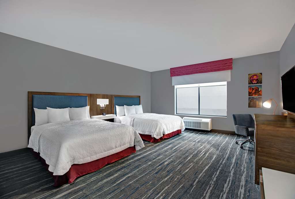 Hampton Inn Weslaco photo 2