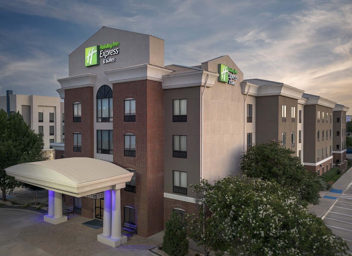 Holiday Inn Express & Suites DFW West - Hurst
