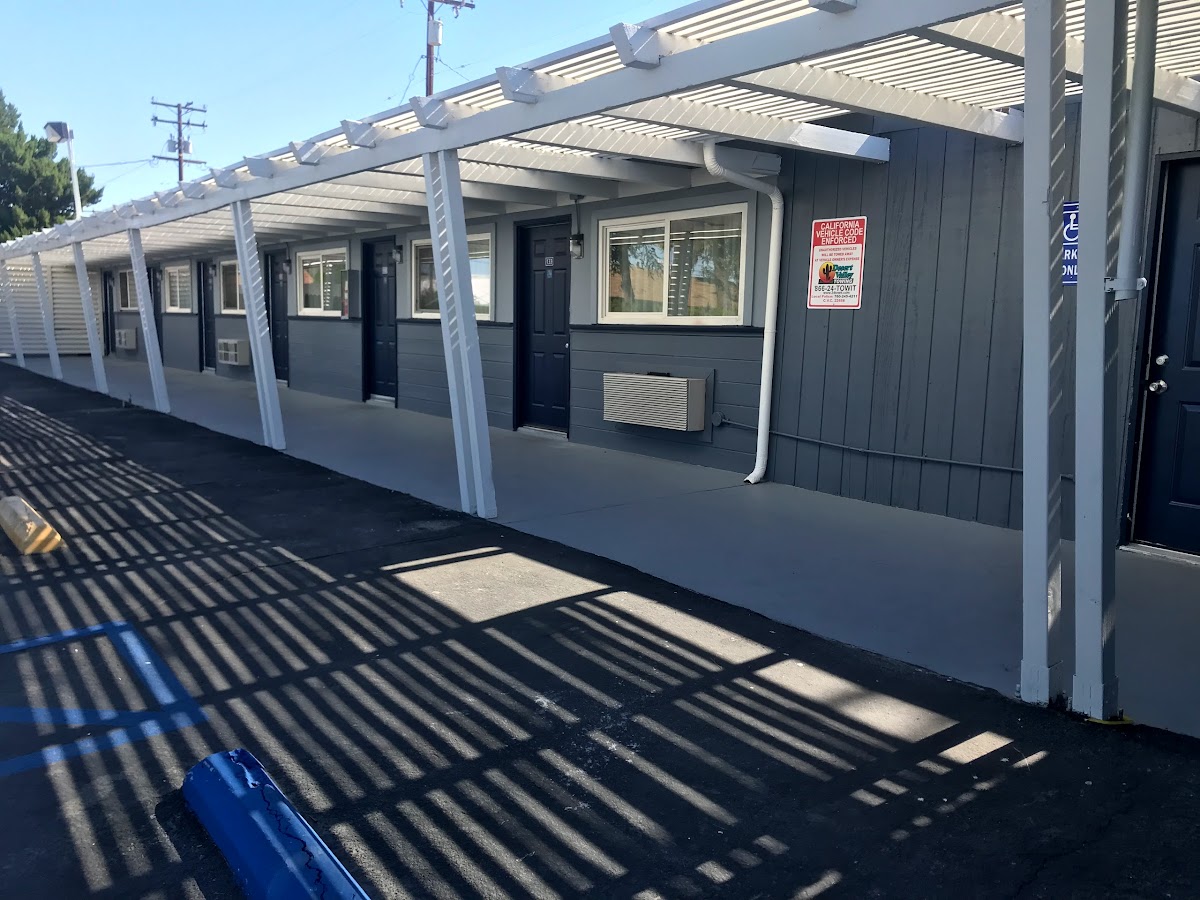 New Corral Motel