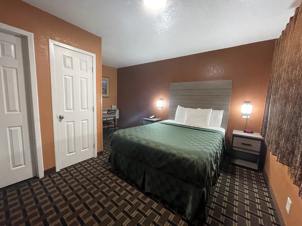 New Corral Motel photo 3