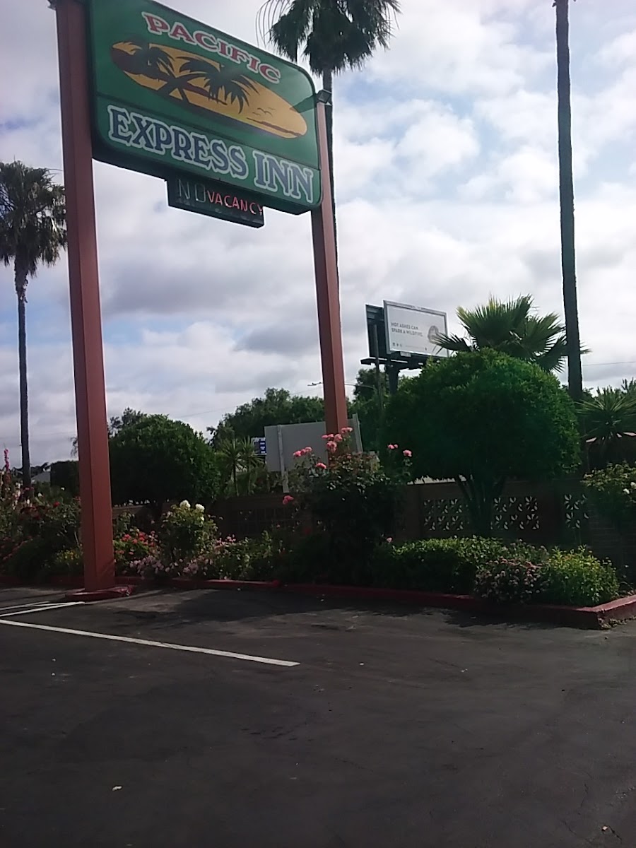 Pacific Express Inn photo 2