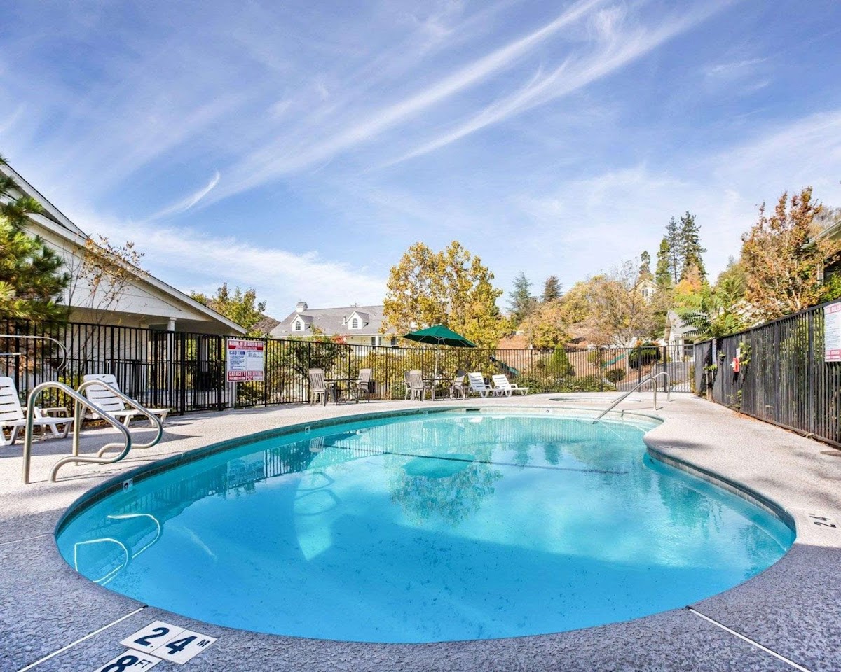 Quality Inn Yosemite Valley Gateway photo 3