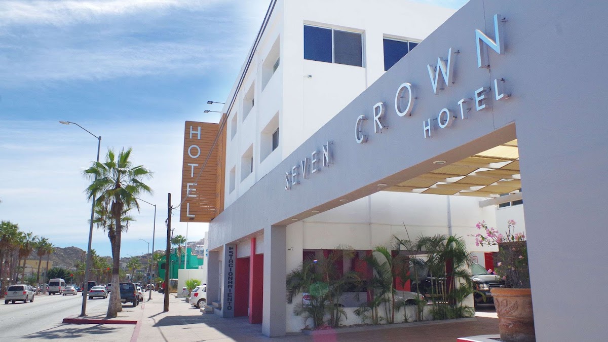 Seven Crown Express & Suites