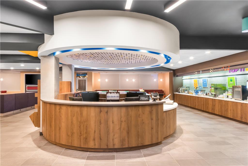 Tru by Hilton Pensacola I-10 North Davis Highway photo 3