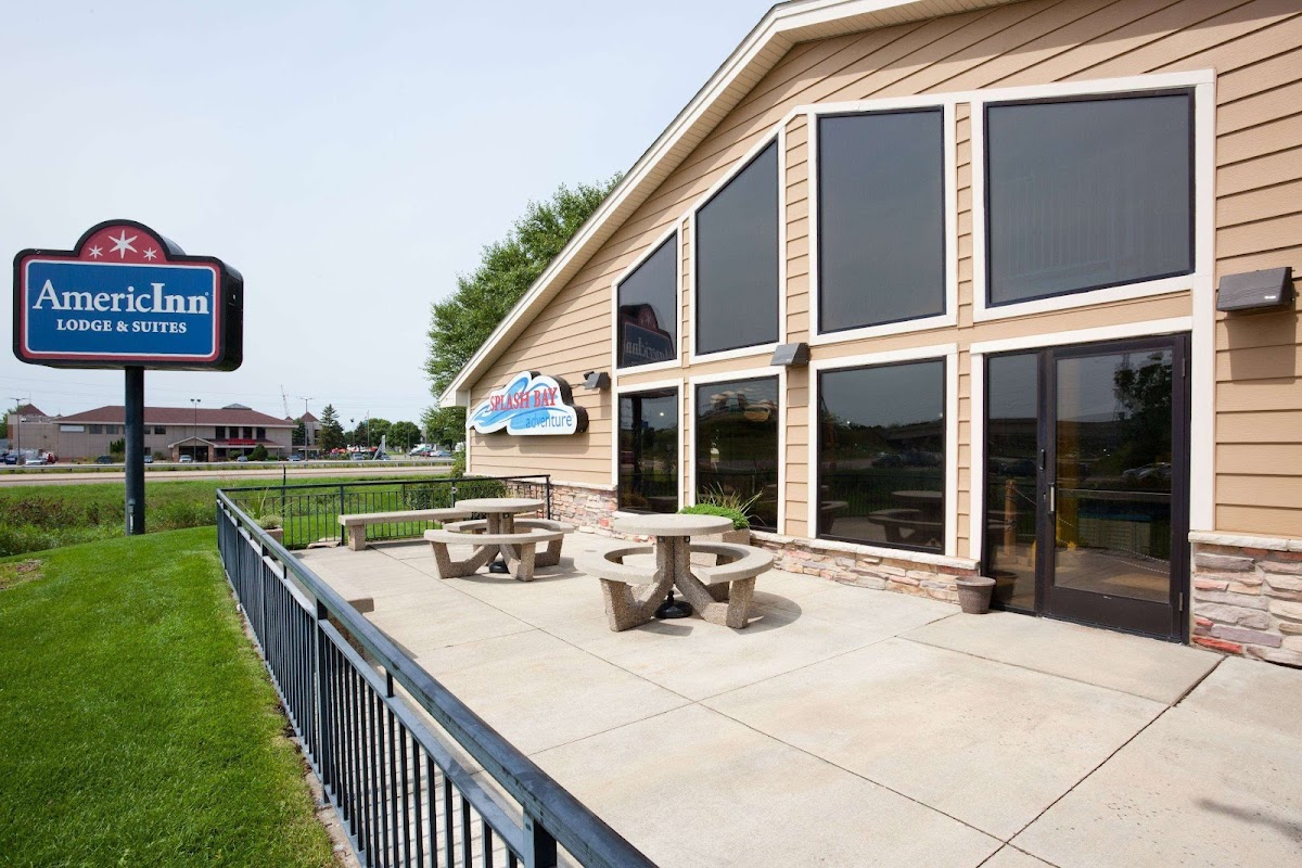 AmericInn by Wyndham Shakopee Near Canterbury Park photo 2