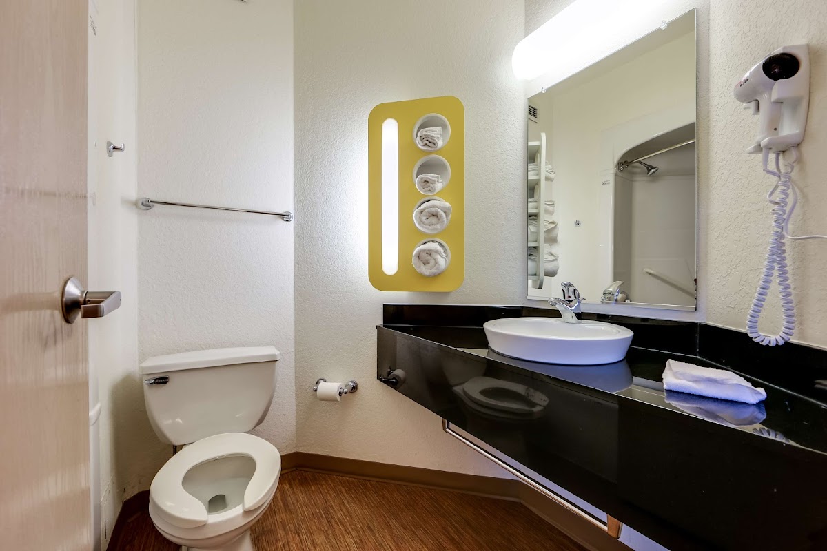 Motel 6 Mississauga, ON - Toronto photo 3