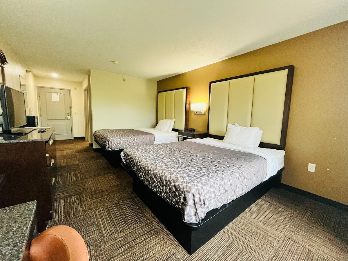 BlissPoint Inn & Suites Marion photo 2
