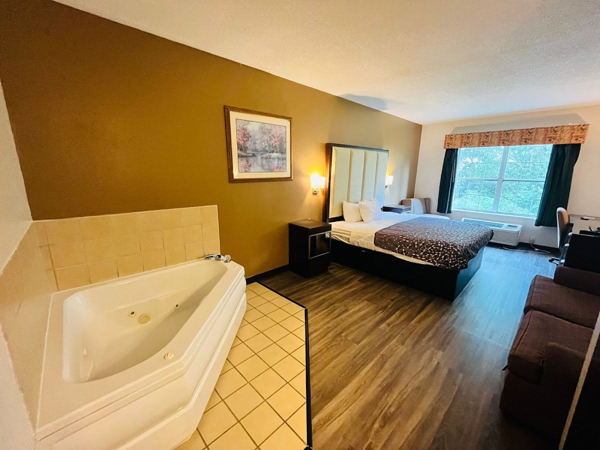 BlissPoint Inn & Suites Marion photo 3