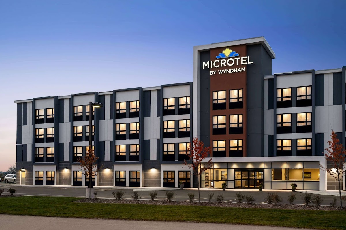 Microtel Inn & Suites by Wyndham Aurora photo 3