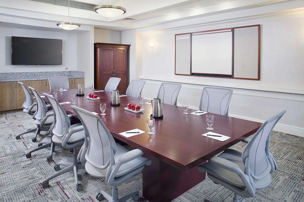 Hilton Atlanta Perimeter Suites photo 2