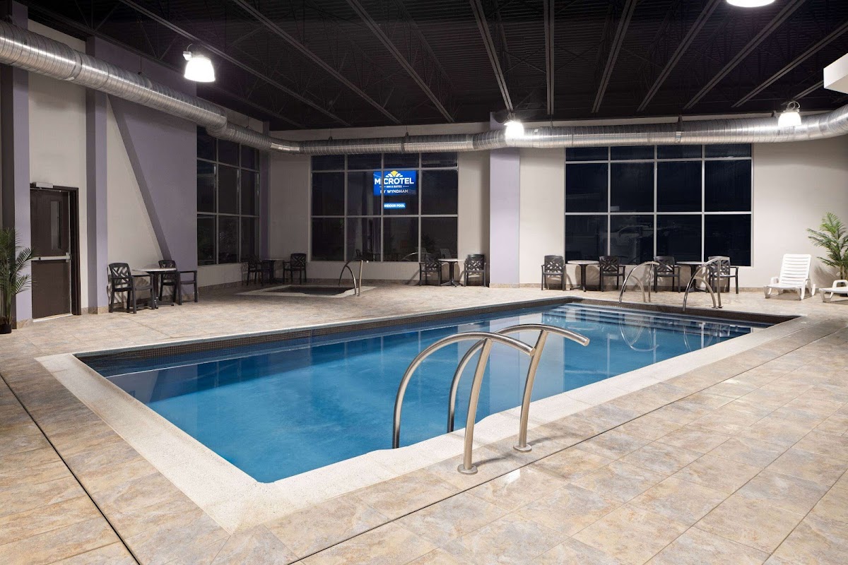 Microtel Inn & Suites by Wyndham Kirkland Lake photo 3