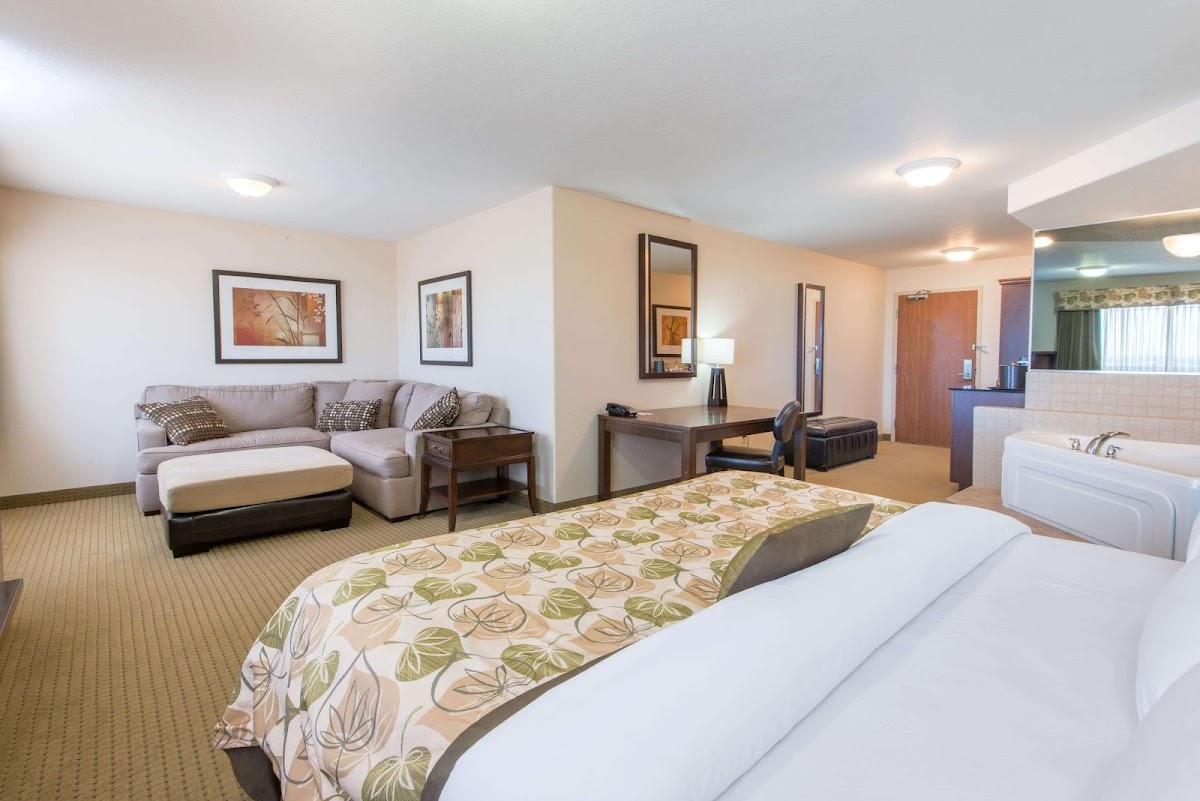 Ramada by Wyndham Wainwright photo 2