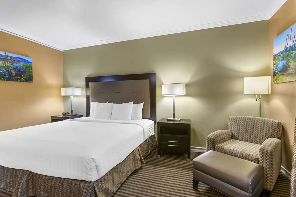 Royal Sun Hotel & Suites photo 2