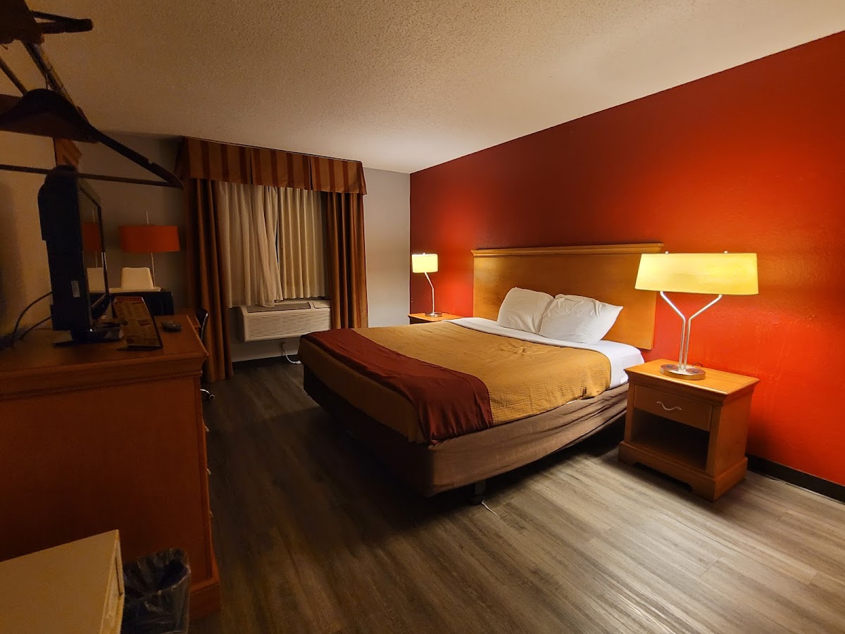 Rodeway Inn & Suites Jacksonville near Camp Lejeune photo 2
